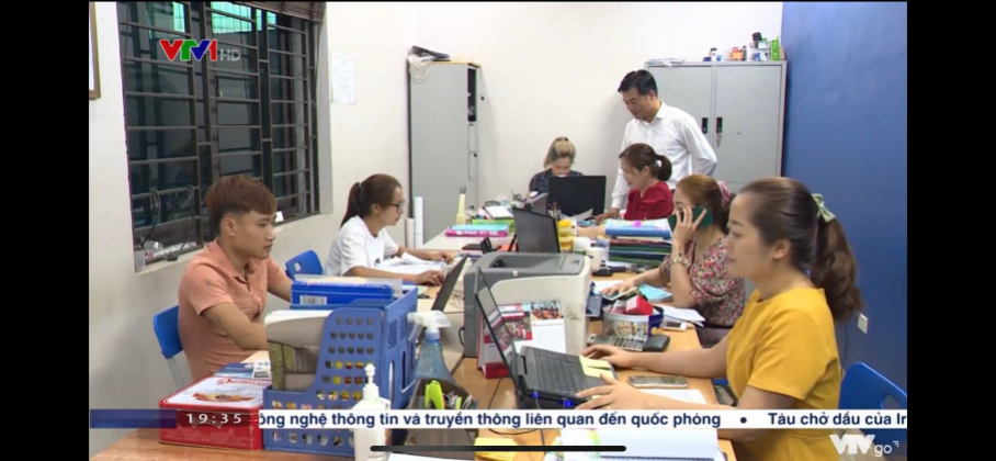 Phòng kinh doanh Công ty Thép Việt Cường áp dụng các ứng dụng kinh doanh trên nền tảng công nghệ số.